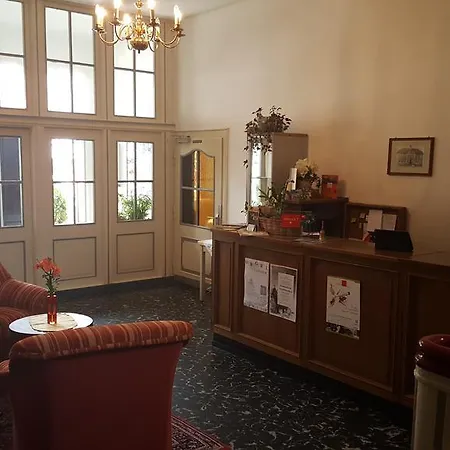 Ratskeller מלון לוכו